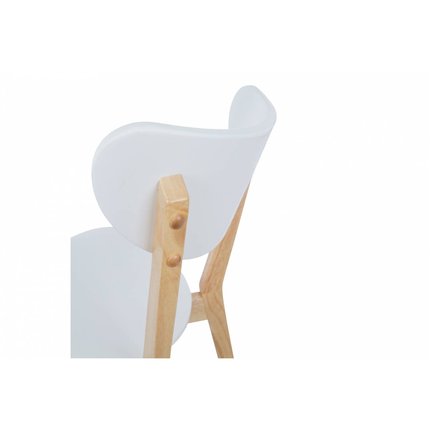 silla de madera nordica de diseño